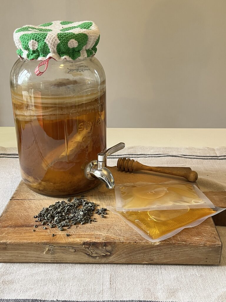 Jun kombucha a base de miel brut